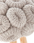 KNITTED STOOL Grå taburet