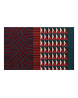 NDEBELE Tæppe i 100 % uld med farverigt, geometrisk mønster i bordeaux, mørkegrøn, rød og beige - grafisk, håndvævet design inspireret af afrikanske former.
